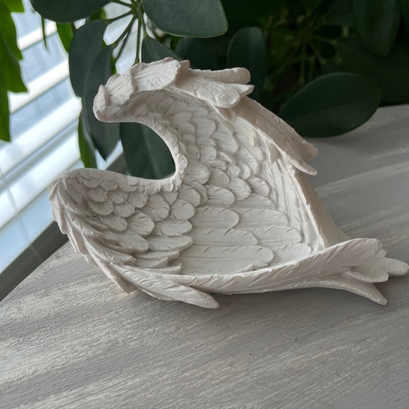 Painted Angel Wings - Picture 2 of 5